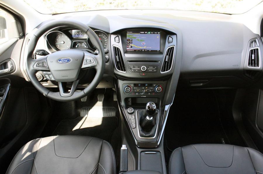  Ford Focus 1.0L EcoBoost 2014 года  (фото 11 из 27)